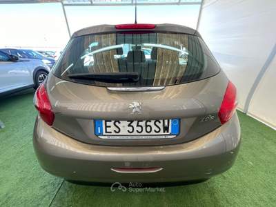 Peugeot 208 1.2 BENZINA 82CV Oro usata Giugliano