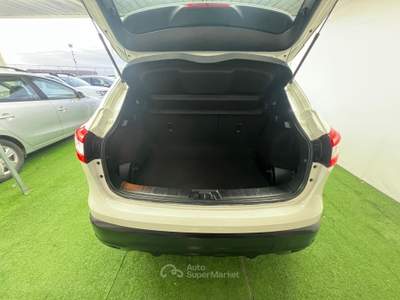 Nissan Qashqai N-CONNECTA 360* 1.5 DIESEL 110CV Bianco usata Giugliano
