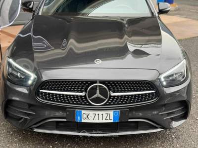 Mercedes-Benz Classe E d Mild hybrid S.W. 4Matic Auto Business Sport Grigio usata Niardo