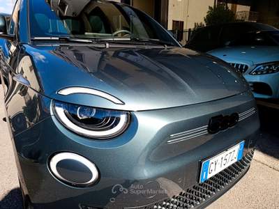 Fiat 500 500e Giorgio Armani 42 kWh (118cv) praticamente nuova Verde usata Cesano Maderno