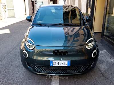 Fiat 500 500e Giorgio Armani 42 kWh (118cv) praticamente nuova Verde usata Cesano Maderno