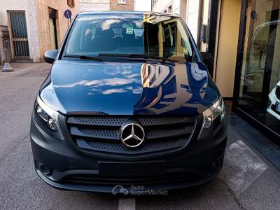 Mercedes-Benz Vito 114 CDI Tourer Pro Extra-Long 8 posti Blu/Azzurro usata Cesano Maderno