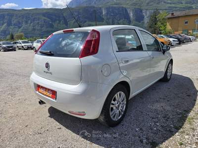 Fiat Punto 1.3 MJT II S&S 95 CV 5 porte Street Bianco usata Lavis
