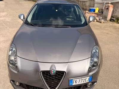 Alfa Romeo Giulietta 100% perfetto usata Pignataro Maggiore