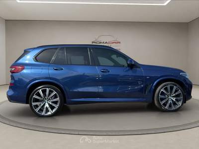 BMW X5 X5  m50i      (g05/f95) - x5 m tetto panoramico Blu/Azzurro usata Roma