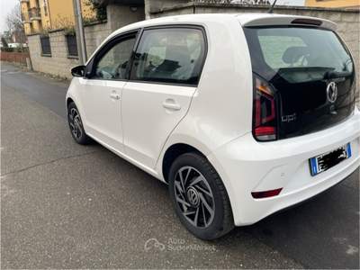 Volkswagen up! up  Bianco usata Garlasco