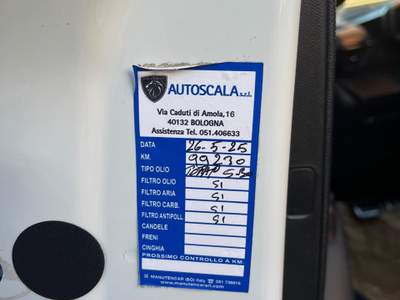Peugeot 2008 tenuta sempre in garage, unico proprietario, non fumatore Bianco usata bologna
