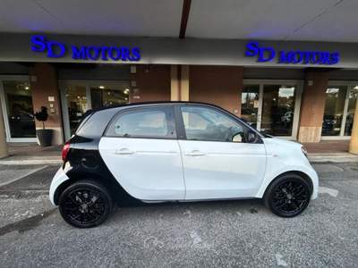 Smart ForFour 1.0 Superpassion 71cv twinamic *Promo SD 2026* usata Roma