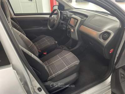 Peugeot 108 108 5p 1.0 vti Active E6 Argento usata Genova