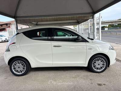 Lancia Ypsilon Ypsilon III 2015 1.3 mjt Silver s Bianco usata Giugliano in Campania