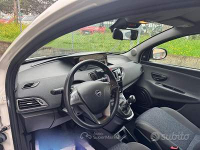 Lancia Ypsilon 5 porte Hybrid Silve usata Modena