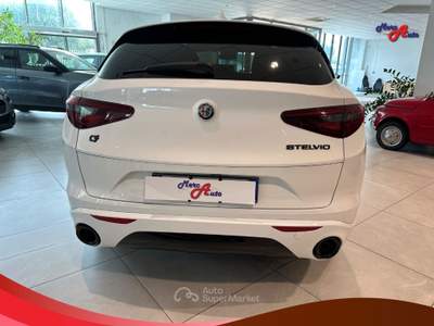 Alfa Romeo Stelvio Stelvio 2.2 T.diesel 210CV AT8 Q4 Veloce Bianco usata Ardore