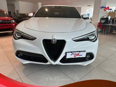 Alfa Romeo Stelvio Stelvio 2.2 T.diesel 210CV AT8 Q4 Veloce Bianco usata Ardore