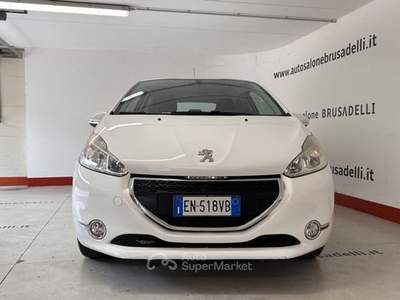 Peugeot 208 Active 1.2 VTi 82cv NEOP. SOLO 54.000 KM Bianco usata Galbiate