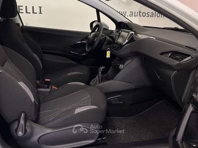 Peugeot 208 Active 1.2 VTi 82cv NEOP. SOLO 54.000 KM Bianco usata Galbiate