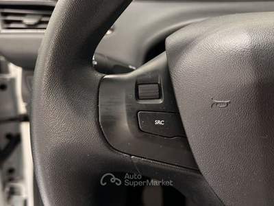 Peugeot 208 Active 1.2 VTi 82cv NEOP. SOLO 54.000 KM Bianco usata Galbiate