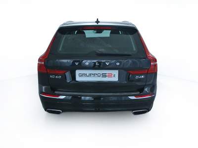 Volvo XC60 D4 AWD Geartronic Inscription Tetto panoramico/ Gancio traino retraibile/Cerchi lega 19" a 10 razze / Nero Nero usata Feltre
