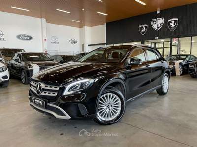 Mercedes-Benz GLA GLA-X156  d Sport auto Neopatentati Nero usata Verona