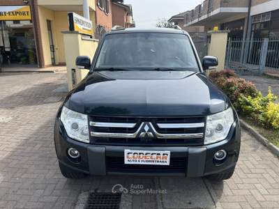 Mitsubishi Pajero 16V 5p. Intense 7p Verde usata Seregno