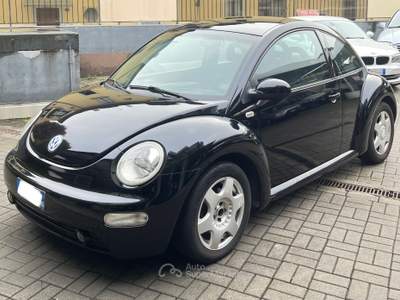Volkswagen New Beetle - 1.9 TDI - 101CV Nero usata Varese