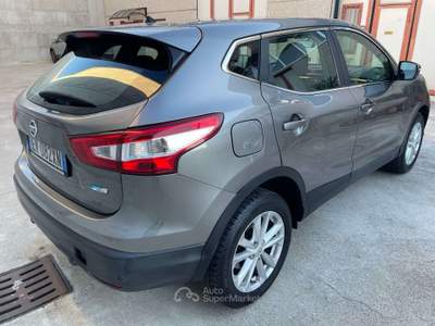 Nissan Qashqai Qashqai II 1.5 dci Tekna 110cv Grigio usata Caravaggio