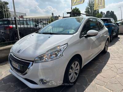 Peugeot 208 1.2 82 CV puretech (vti) 12v Active Neo Patentati Bianco usata Lesmo