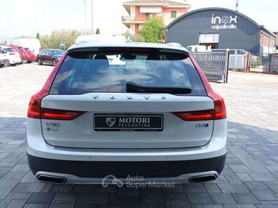 Volvo V90 Cross Country V90  Cross Country 2.0 d4 Pro awd geartronic my19 Bianco usata Pescantina