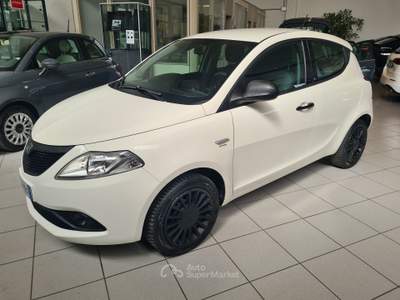 Lancia Ypsilon 1.2 69cv Elefantino Blu Bianco usata Parma