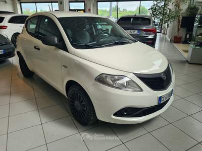 Lancia Ypsilon 1.2 69cv Elefantino Blu Bianco usata Parma