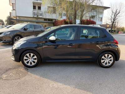 Peugeot 208 1° serie PureTech 68 5 porte Like Nero usata Rivignano Teor