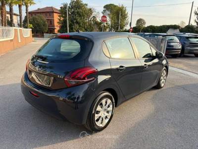 Peugeot 208 1° serie PureTech 68 5 porte Like Nero usata Rivignano Teor