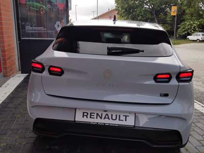 Renault Clio Clio VI 2025 1.8 full hybrid E-Tech Techno 160cv auto Argento usata Gubbio