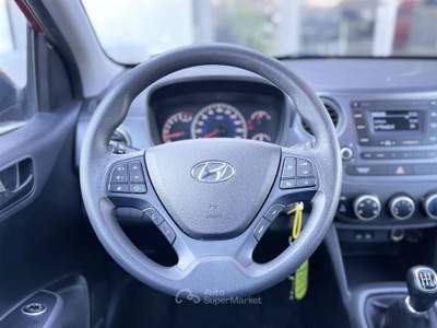 Hyundai i10 1.0 Benzina 66CV E6 Neo - 2018 Rosso usata Roma