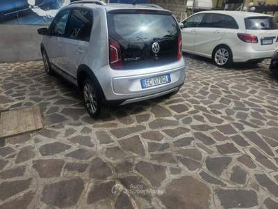 Volkswagen up! 5p. cross ASG Cambio automatico Argento usata Roma
