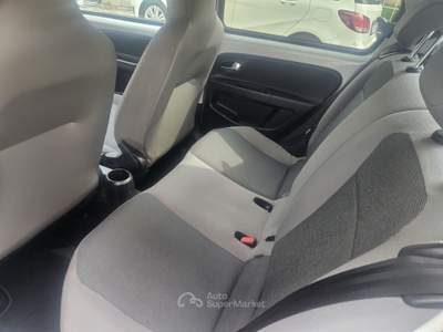 Volkswagen up! 5p. cross ASG Cambio automatico Argento usata Roma