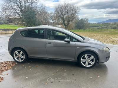 Seat Leon SPORT Argento usata Palomonte