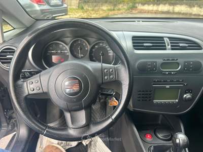 Seat Leon SPORT Argento usata Palomonte