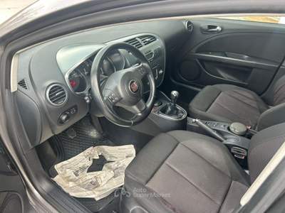 Seat Leon SPORT Argento usata Palomonte