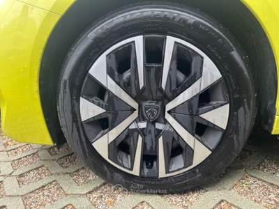 Peugeot 208 208 1.2 puretech style s&s 100cv Giallo usata Carpi