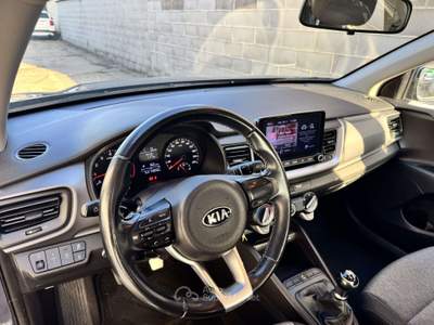 Kia Stonic Stonic 1.2 dpi Urban  gpl 82cv Blu/Azzurro usata Trescore Cremasco