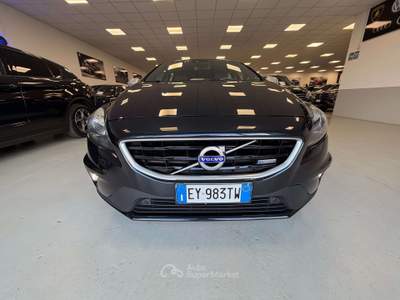 Volvo V40 V40 II1.6 d2 R-design Kinetic (r-design) Nero usata Torino
