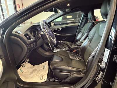 Volvo V40 V40 II1.6 d2 R-design Kinetic (r-design) Nero usata Torino