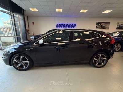 Volvo V40 V40 II1.6 d2 R-design Kinetic (r-design) Nero usata Torino