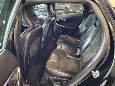 Volvo V40 V40 II1.6 d2 R-design Kinetic (r-design) Nero usata Torino