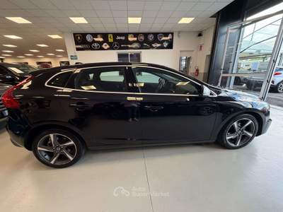 Volvo V40 V40 II1.6 d2 R-design Kinetic (r-design) Nero usata Torino