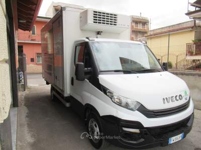 Iveco Daily IVECO DAILY 35C14 2.3 MTJ AUTOMATICO ISOTERMICO CASSA FRIGO Bianco usata Striano