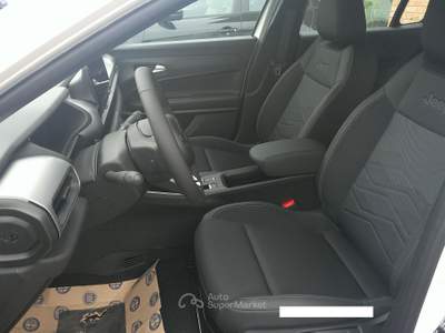 Jeep Avenger 1.2 turbo e-hybrid mhev Altitude 110cv edct6 Bianco usata Formigine