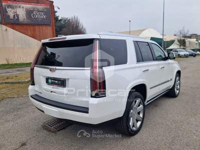 Cadillac Escalade CADILLAC Escalade 6.2L V8 AT AWD Premium Bianco usata Gallarate