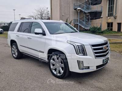 Cadillac Escalade CADILLAC Escalade 6.2L V8 AT AWD Premium Bianco usata Gallarate