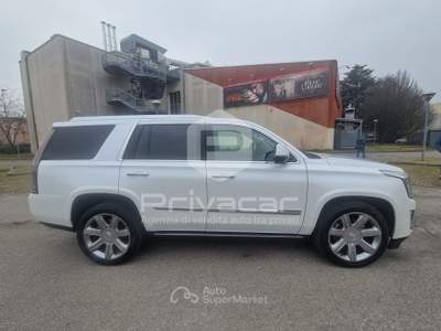 Cadillac Escalade CADILLAC Escalade 6.2L V8 AT AWD Premium Bianco usata Gallarate